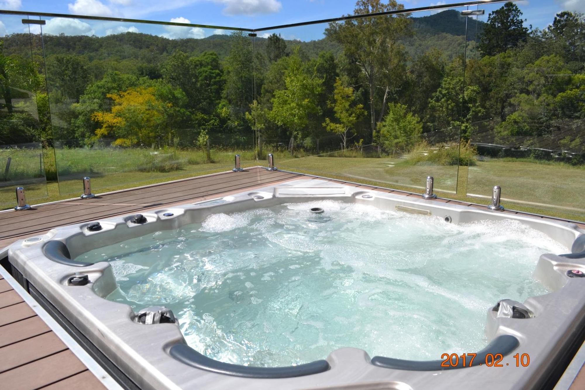 Tuckers Retreat Hotel Canungra Room photo